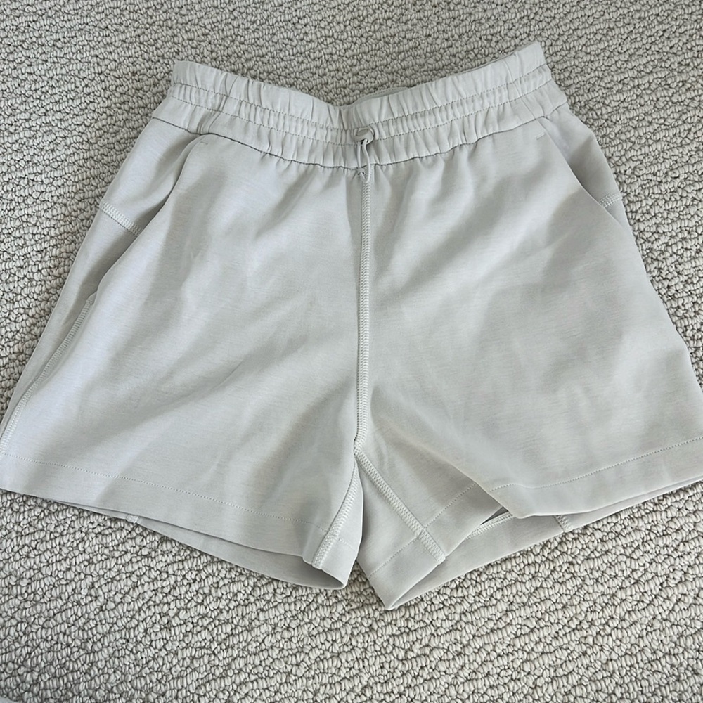 Lululemon softstreme shorts size 2
